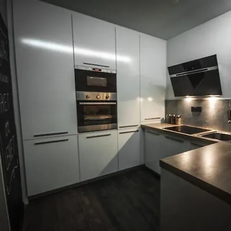 דירה Artsy Loft With Balcony And Free Parking *